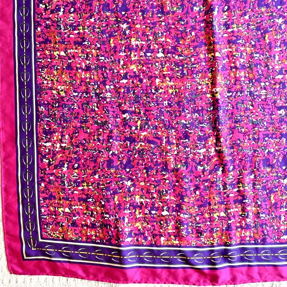 Vintage silky square